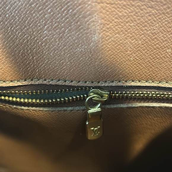 Vintage Boho Bags Louis Vuitton up-cycled Monogram World Traveler Bag - Picture 16 of 17